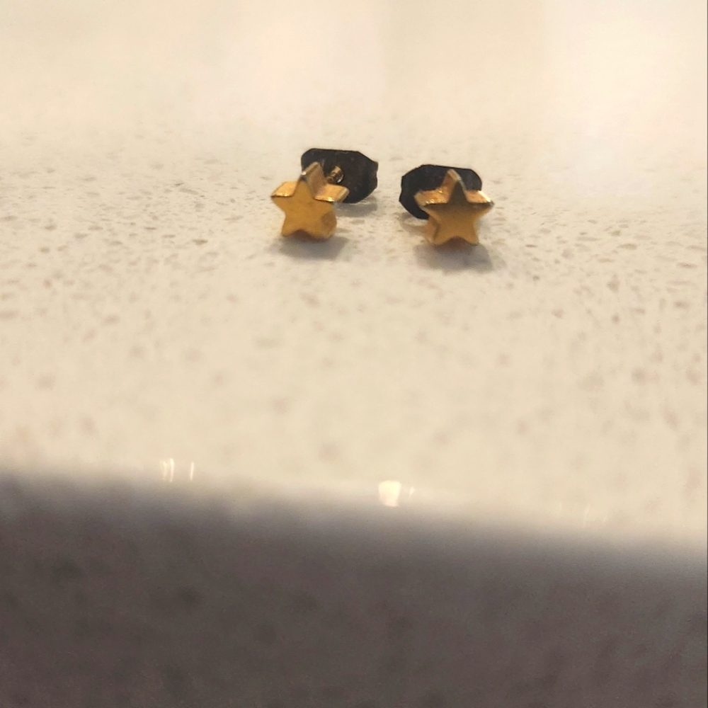 Vintage Gold star stud earrings